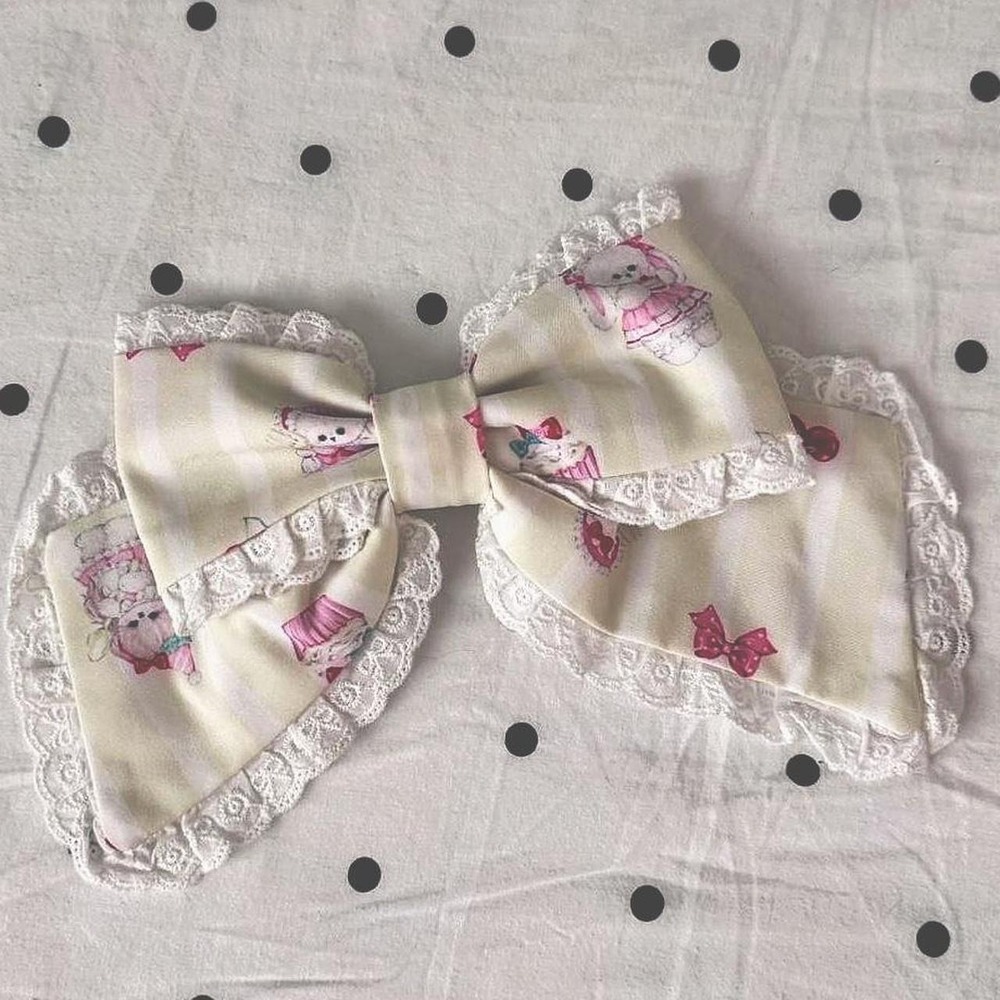 Cream and pink bow with puppy design